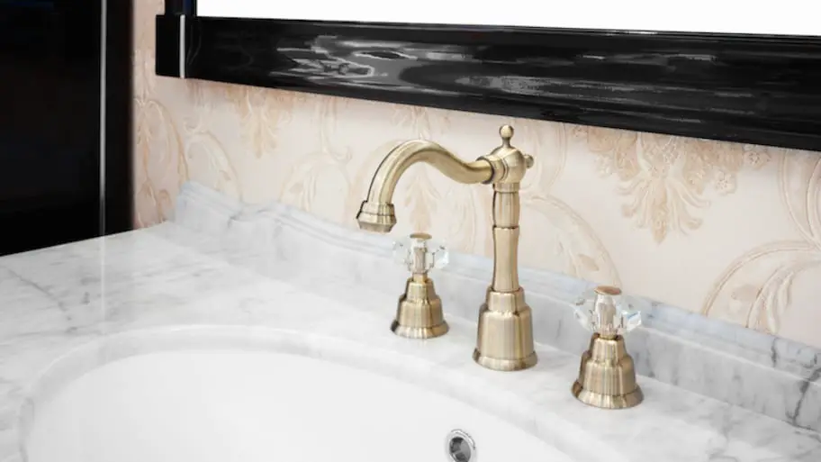 Read more about the article How to Fix a Leak in a Fish Tank: Quick Solutions.